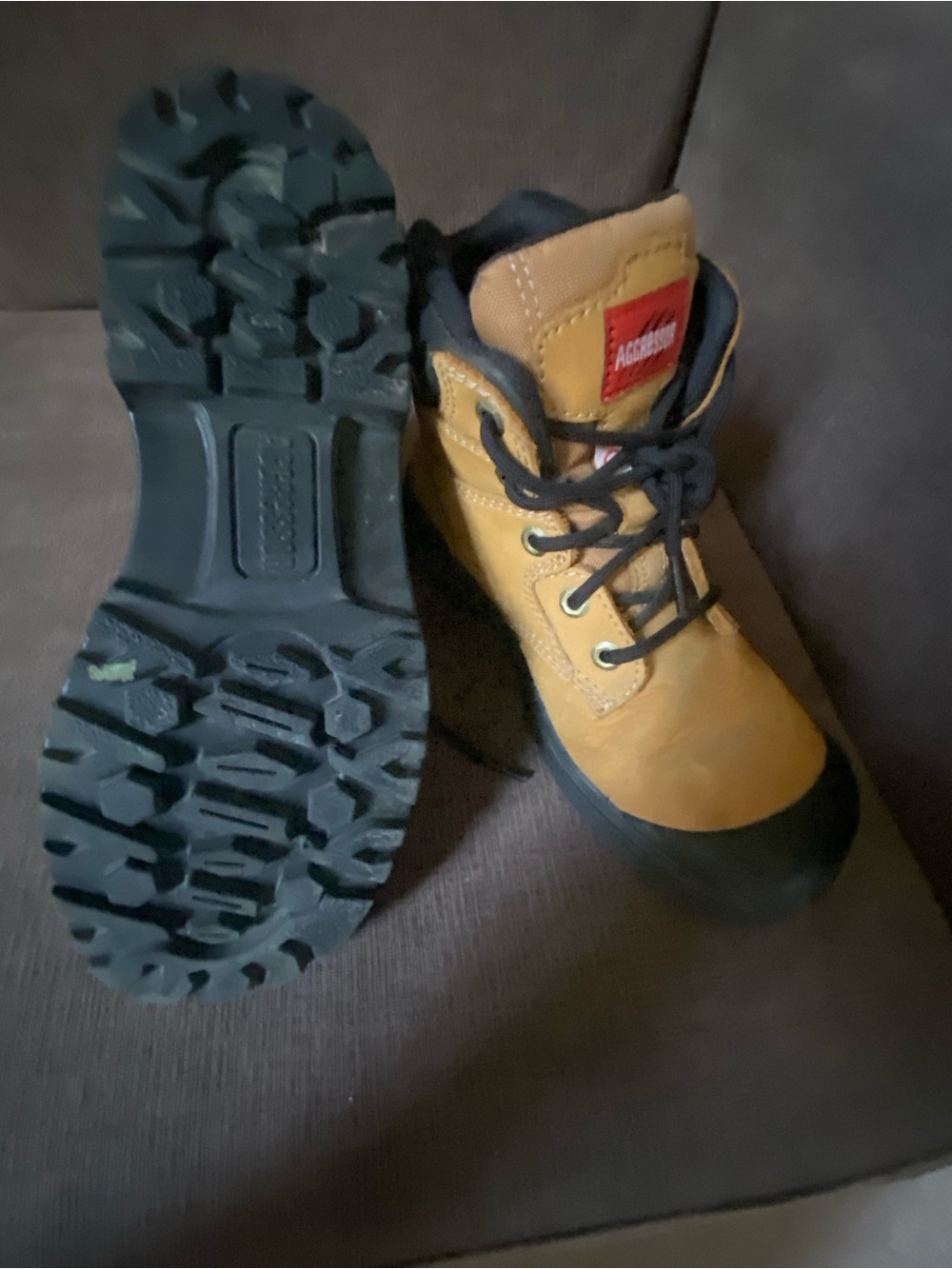 Women’s size 8 hardtoe boots tan